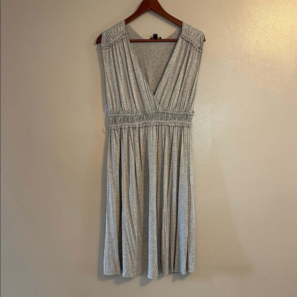Forever 21 Light Gray Sleeveless V-Neck Midi Dress